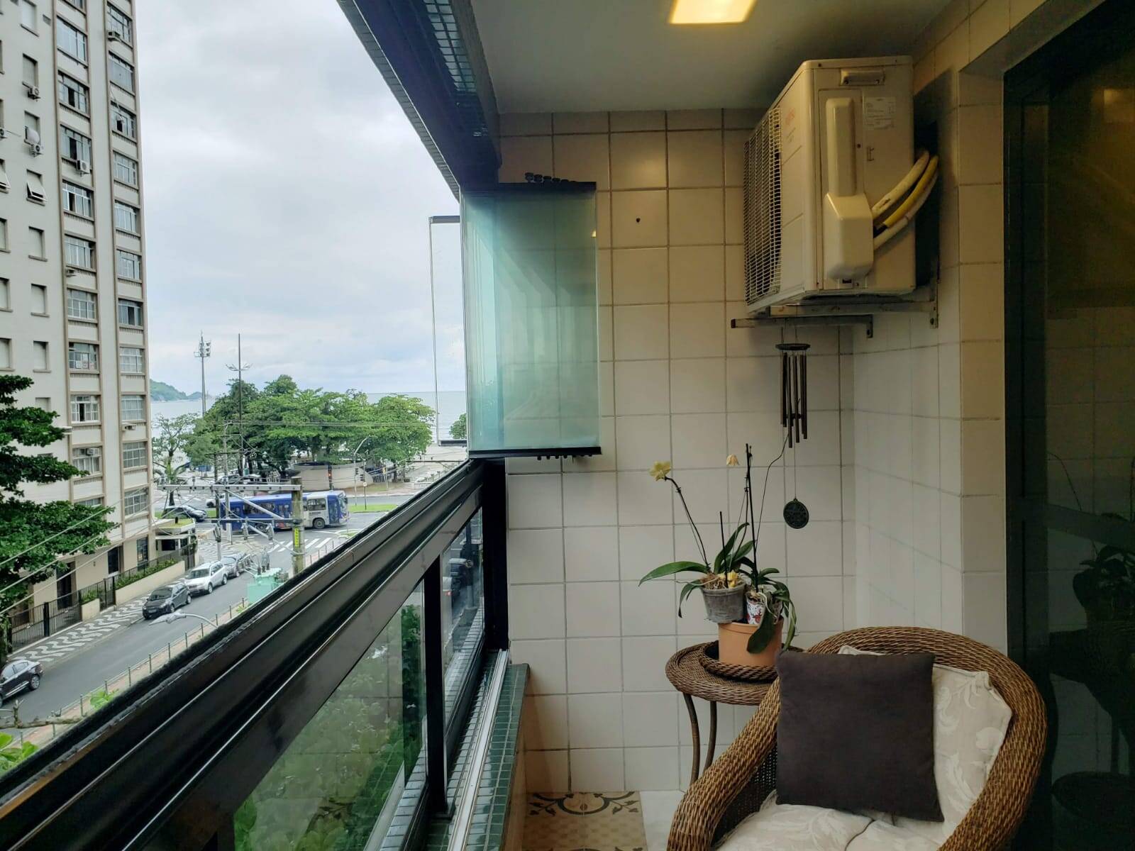 #2443-F - Apartamento para Venda em Santos - SP