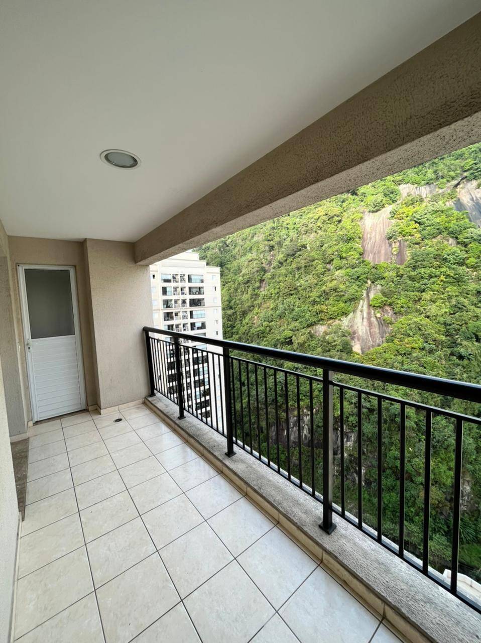 #2558-E - Apartamento para Venda em Santos - SP