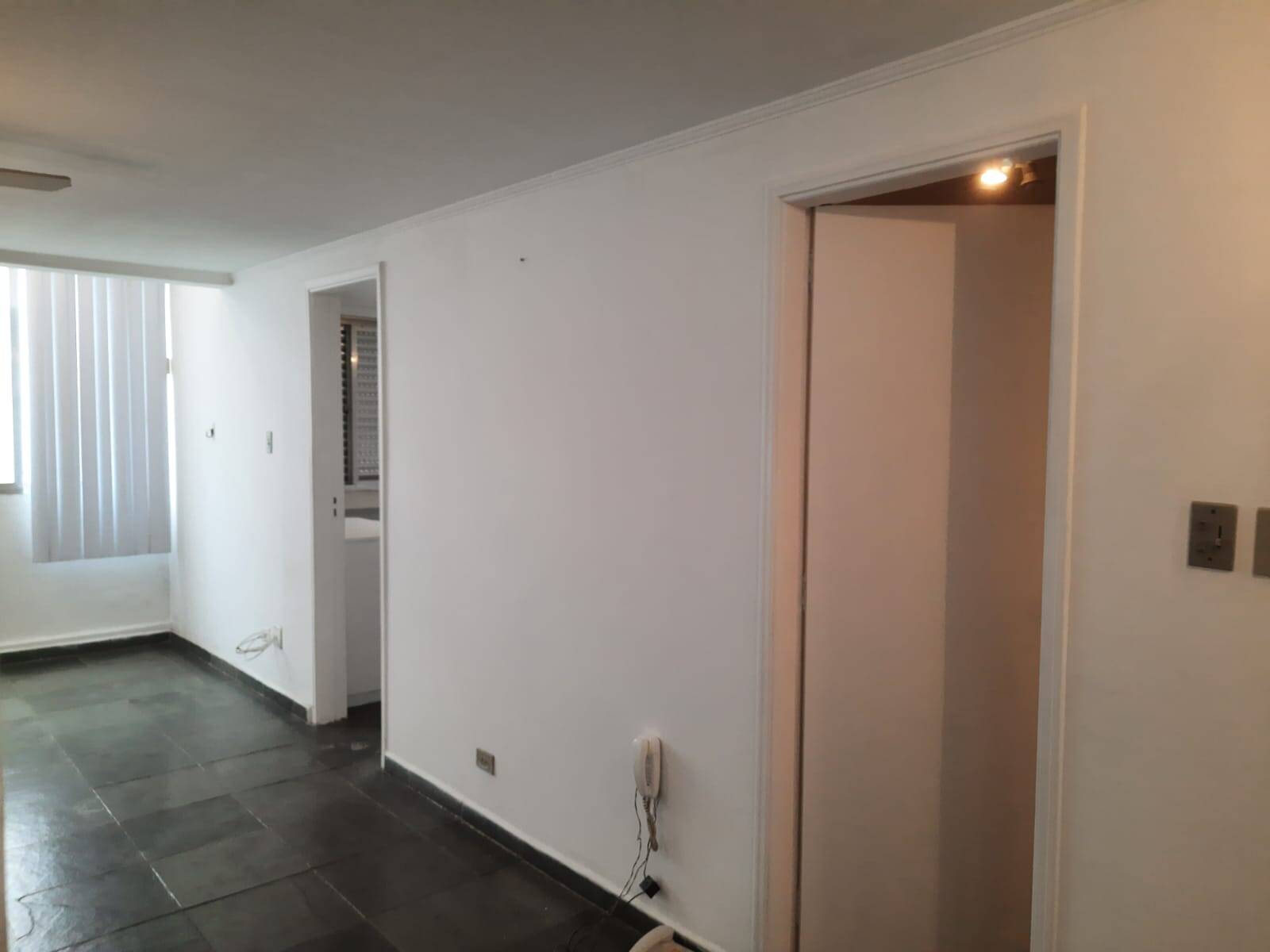 #2692 - Apartamento para Locação em Santos - SP