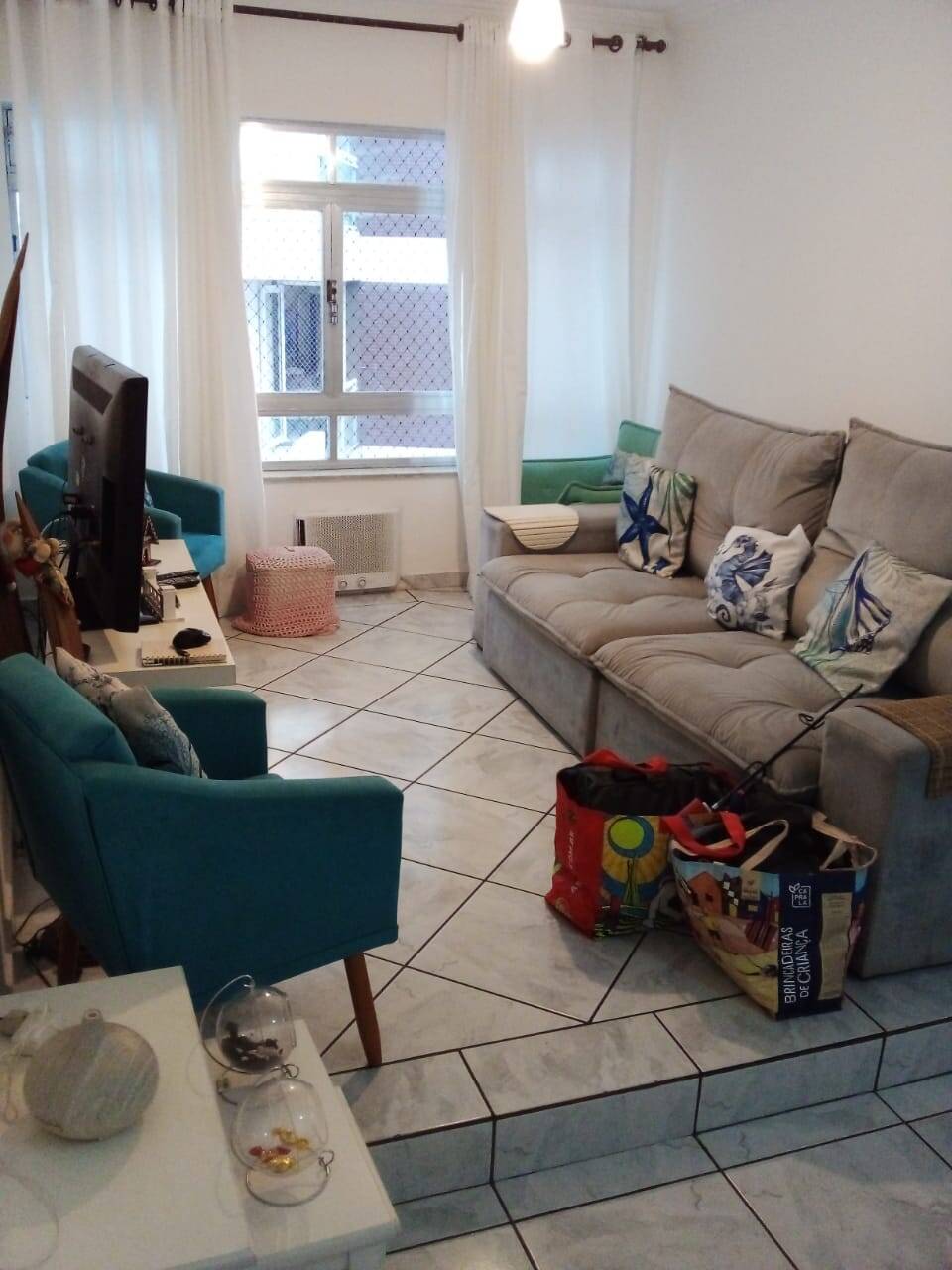 #2766 - Apartamento para Locação em Santos - SP