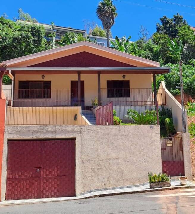#2771-G - Casa para Venda em Águas de Lindóia - SP