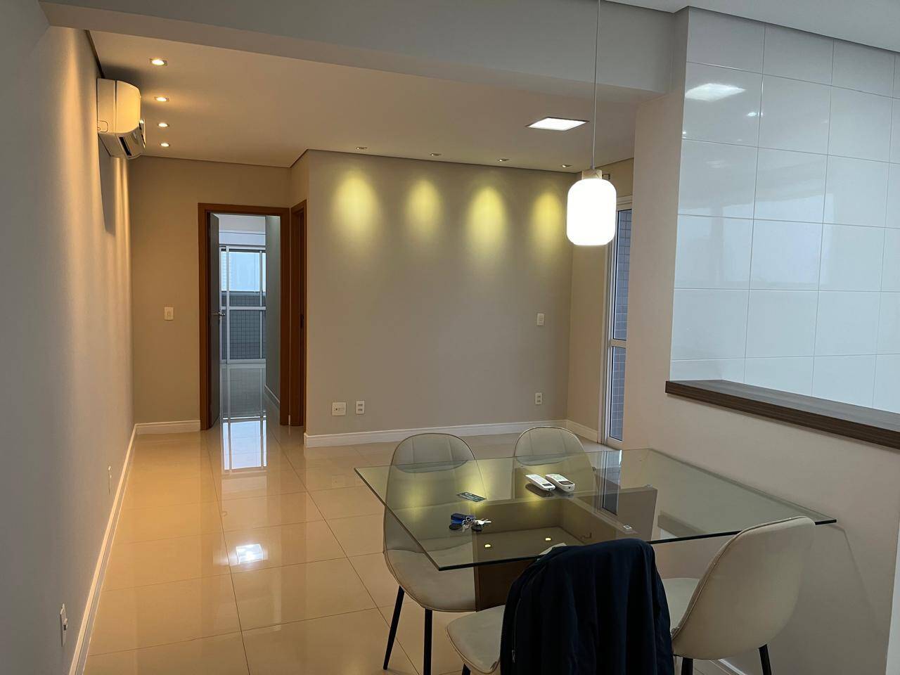 #2772 - Apartamento para Locação em Santos - SP