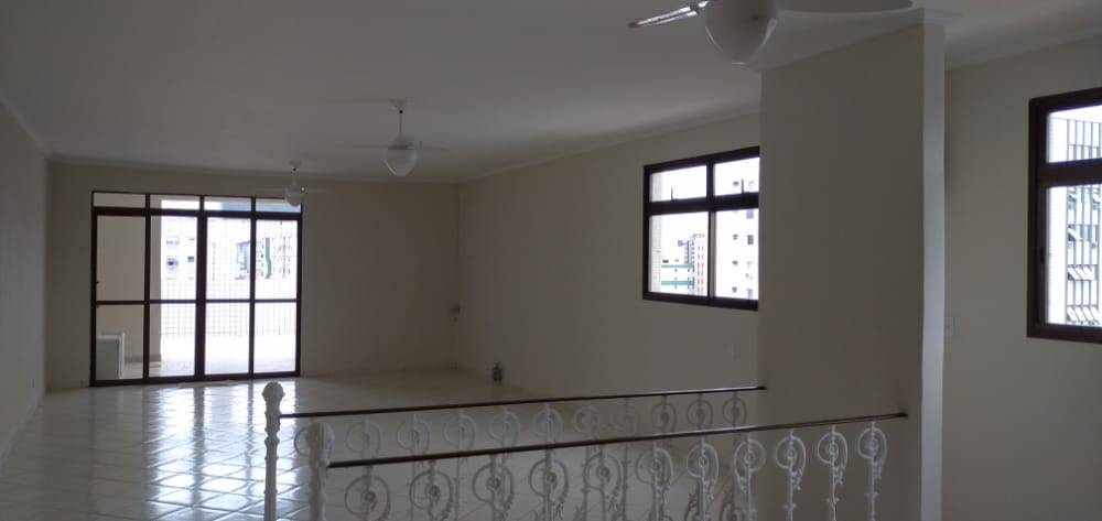 #2799 - Apartamento para Locação em Santos - SP
