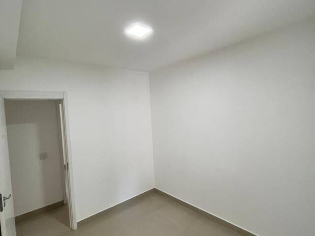 #2571-E - Apartamento para Venda em Santos - SP