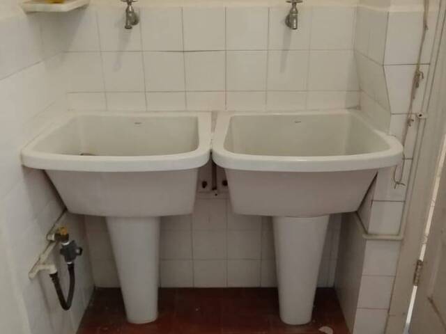 #2598-F - Apartamento para Venda em Santos - SP