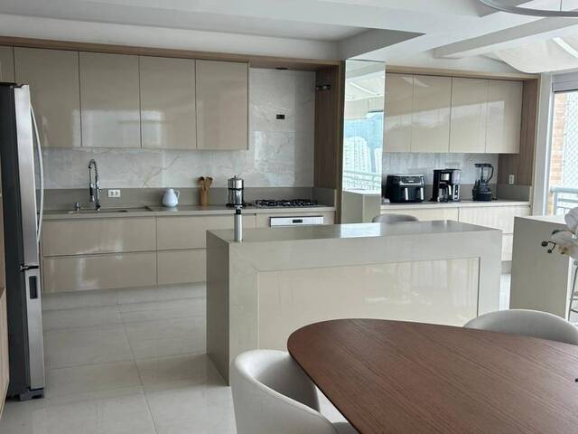 Apartamento para Venda em Santos - 2